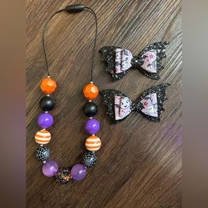 Girls Disney Vampirina Bubble Necklace Bow Set